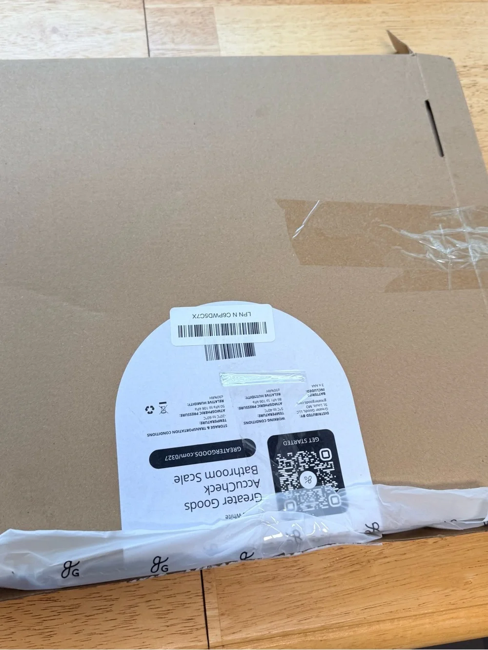 AccuCheck Glass Bathroom Scale in White